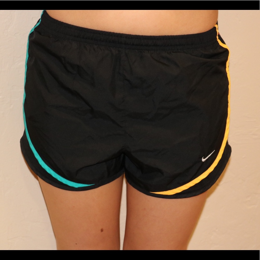 NIKE dry-fit tempo. Size XS. Black w multi color